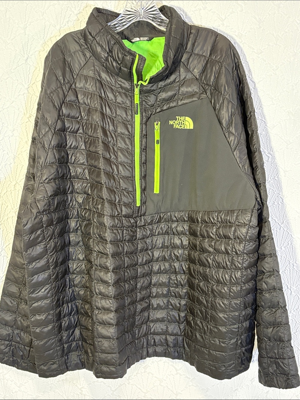 The North Face Men's Quilted Pullover Jacket - Charcoal/Lime Thermoball 1/2 Zip